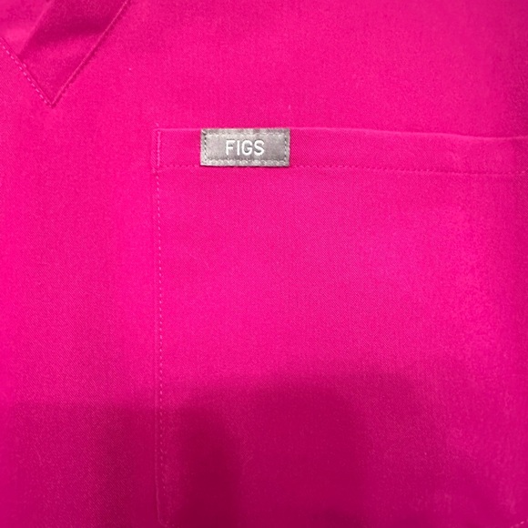 Figs Women's Vivid Pink Short Sleeve Top - Picture 3 of 6